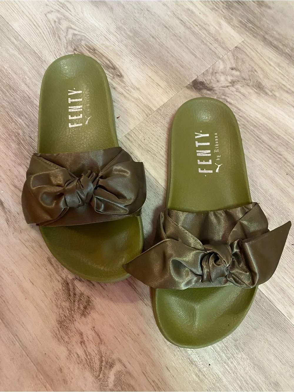 Fenty Puma Olive Green Bow Slide Sandals- NWT UK size 5 US size 7.5 Women’s